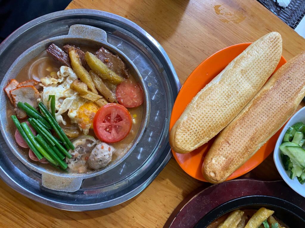 8 quán bánh mì chảo ngon tại Cầu Giấy