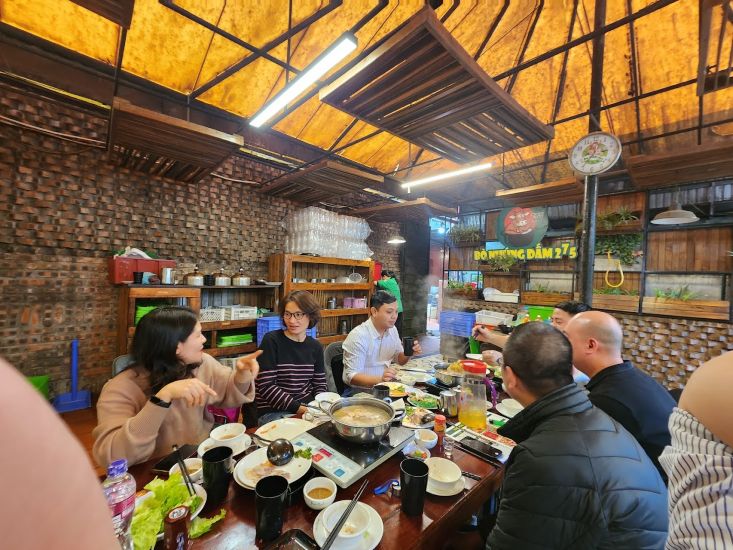 Địa chỉ lẩu ngon ở Cầu Giấy - BÒ nhúng dấm 555