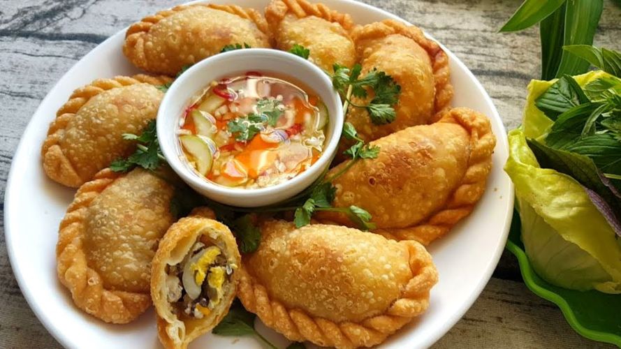 Bánh gối – Món ăn vặt ngon hấp dẫn của Hà Nội