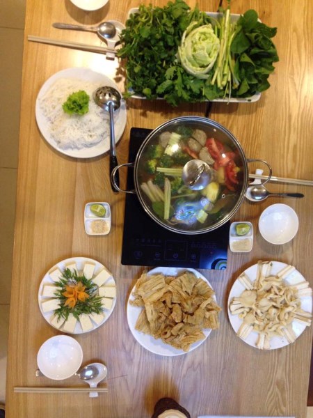 lẩu chay Hà Nội - Nhà Hàng Chay Loving Hut Âu Cơ