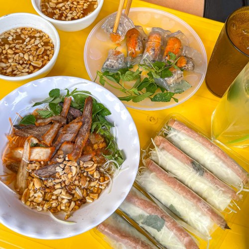 Bánh Bột Lọc Cô Dung