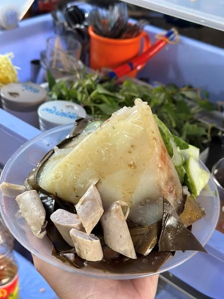 Bánh giò chợ Hôm