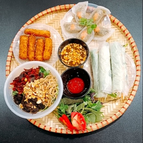 Nộm bò khô Cô Vân