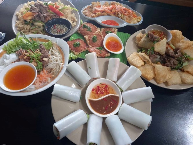 Phở cuốn Thu Nguyệt