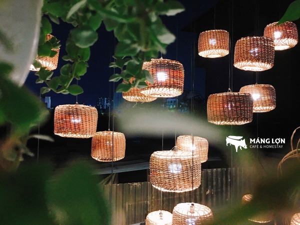 Máng lợn - cafe ngã tư sở