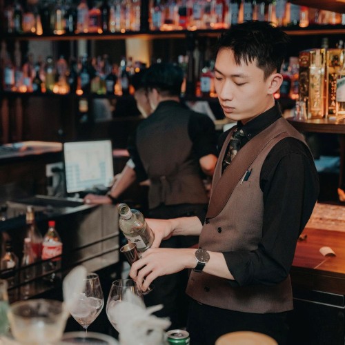 Quán bar Hồ Tây