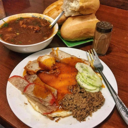 bánh mì chảo hai bà trưng