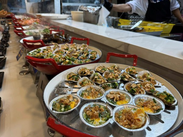 Buffet hải sản Phạm Văn Đồng