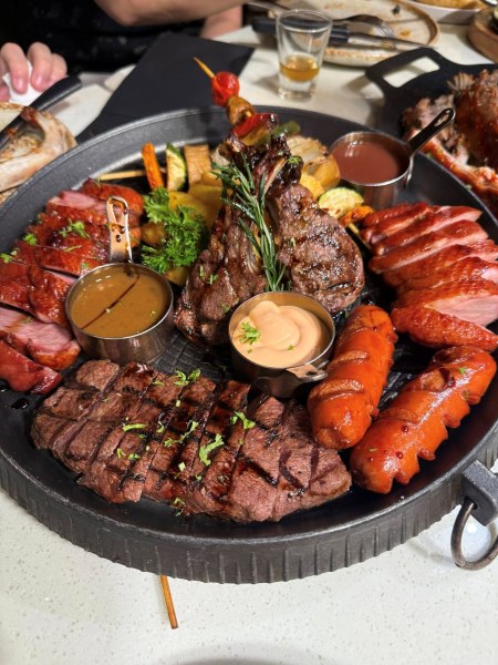 quán ăn món Việt Hai Bà Trưng 