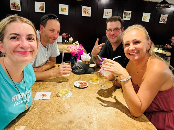 nhà hàng ăn trưa Hai Bà Trưng