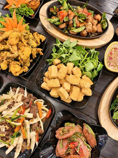 Quán nhậu đêm Long Biên 