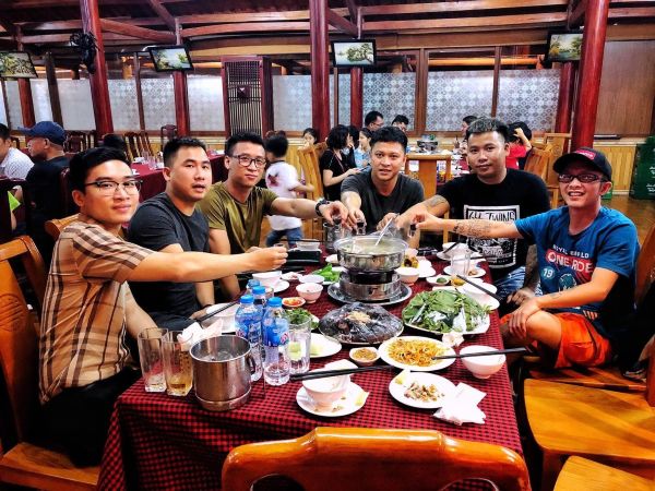 lẩu cá tầm Long Biên